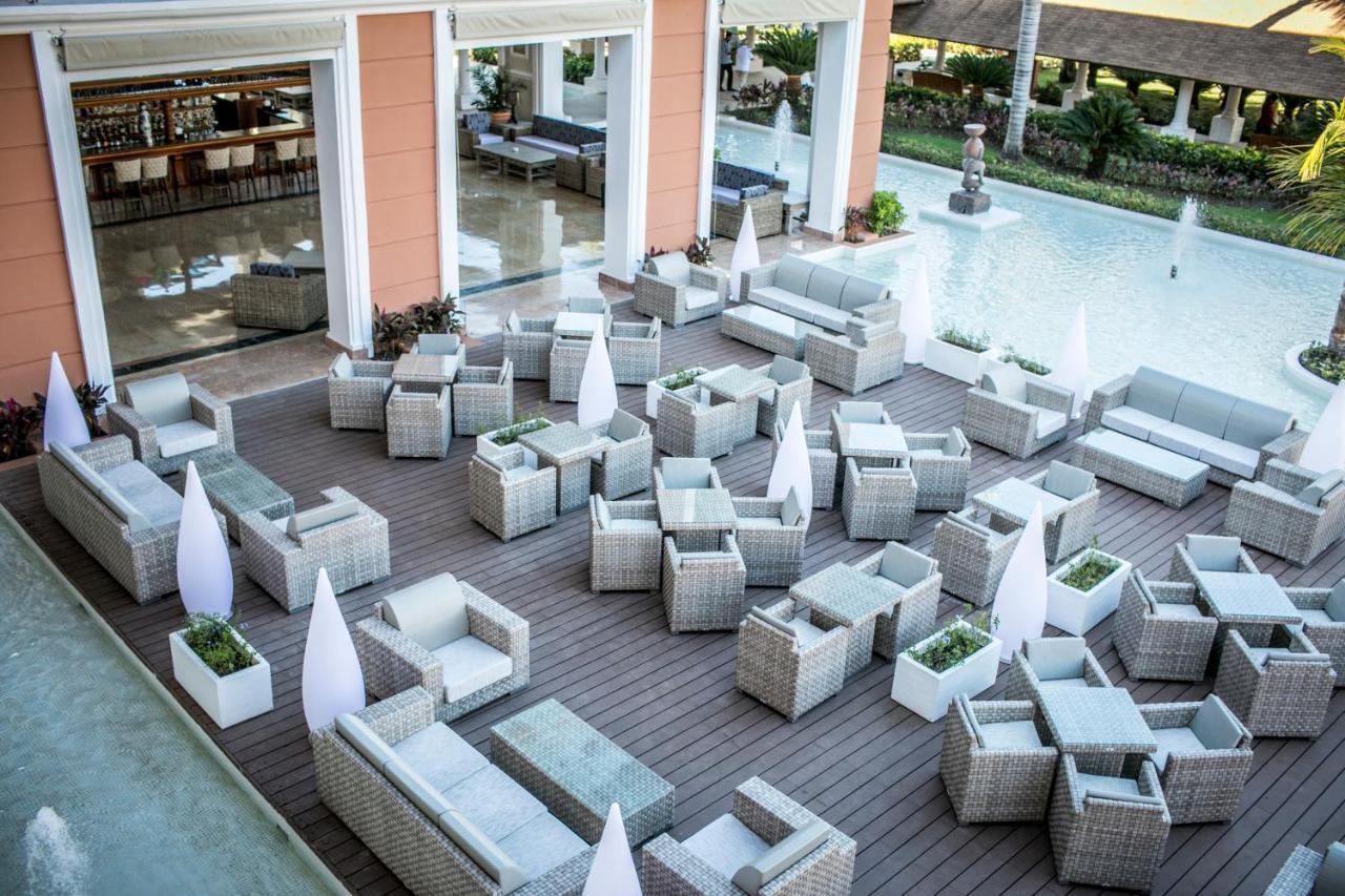 Majestic Colonial Punta Cana (Adults Only) Exterior foto The lobby of the hotel