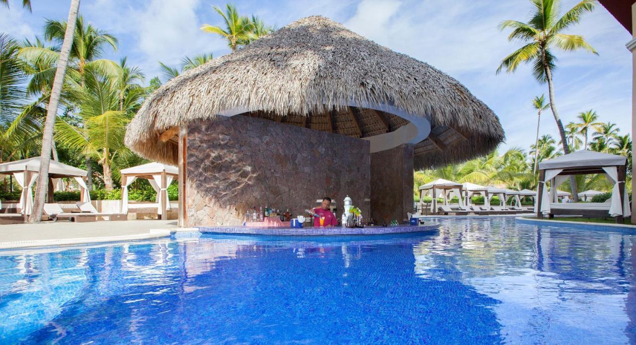 Majestic Colonial Punta Cana (Adults Only) Exterior foto The swim-up bar at the Grand Palladium Hotel