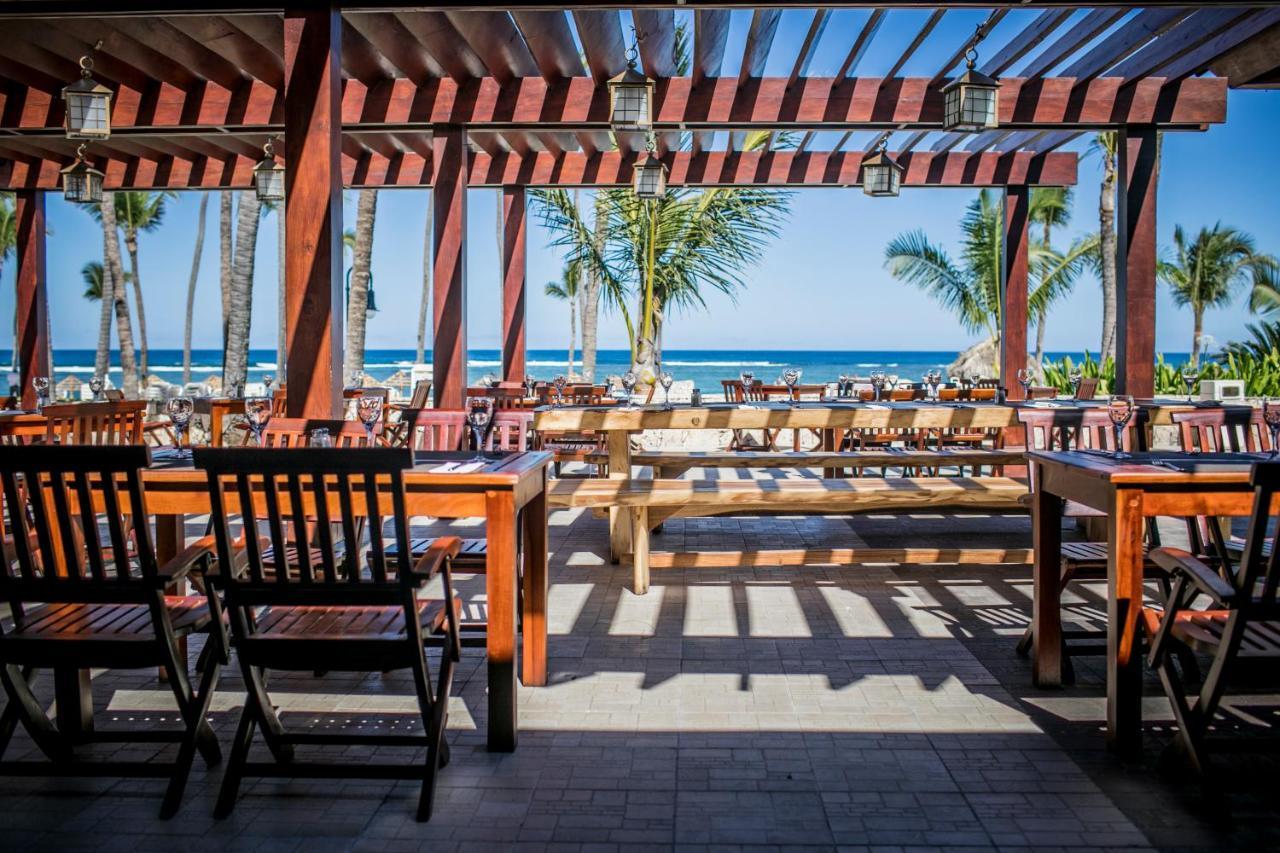 Majestic Colonial Punta Cana (Adults Only) Exterior foto The Deck at The Beach