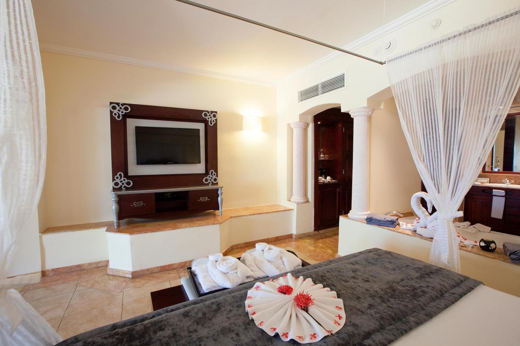 Majestic Colonial Punta Cana (Adults Only) Cameră foto Suite at the Grand Hotel