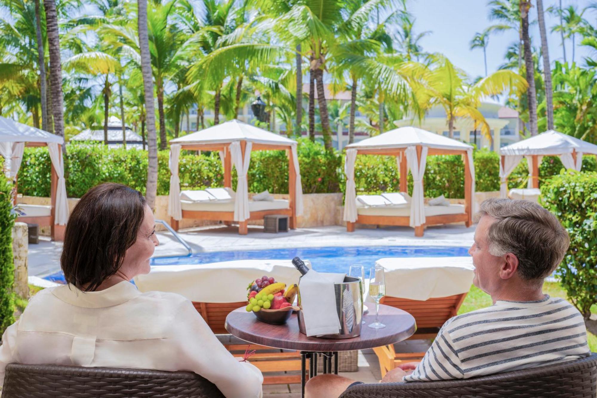 Majestic Colonial Punta Cana (Adults Only) Exterior foto The pool at the resort