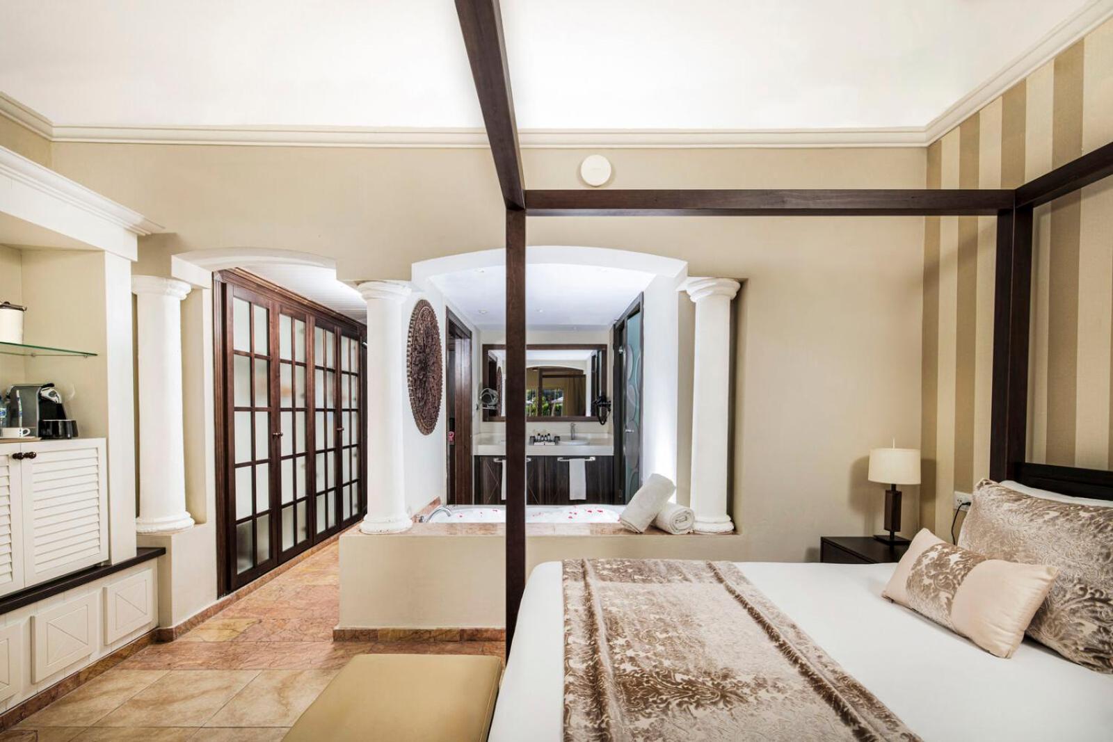 Majestic Colonial Punta Cana (Adults Only) Exterior foto A bedroom at the hotel