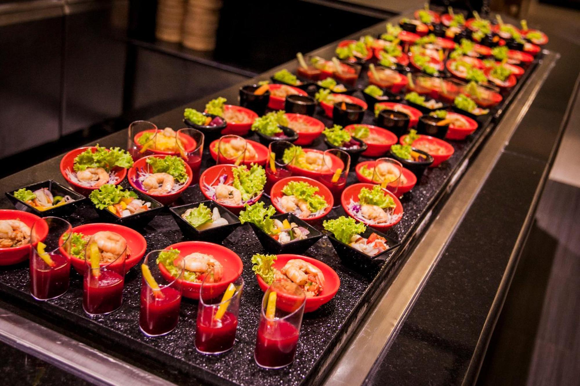 Majestic Colonial Punta Cana (Adults Only) Exterior foto A buffet of canapés