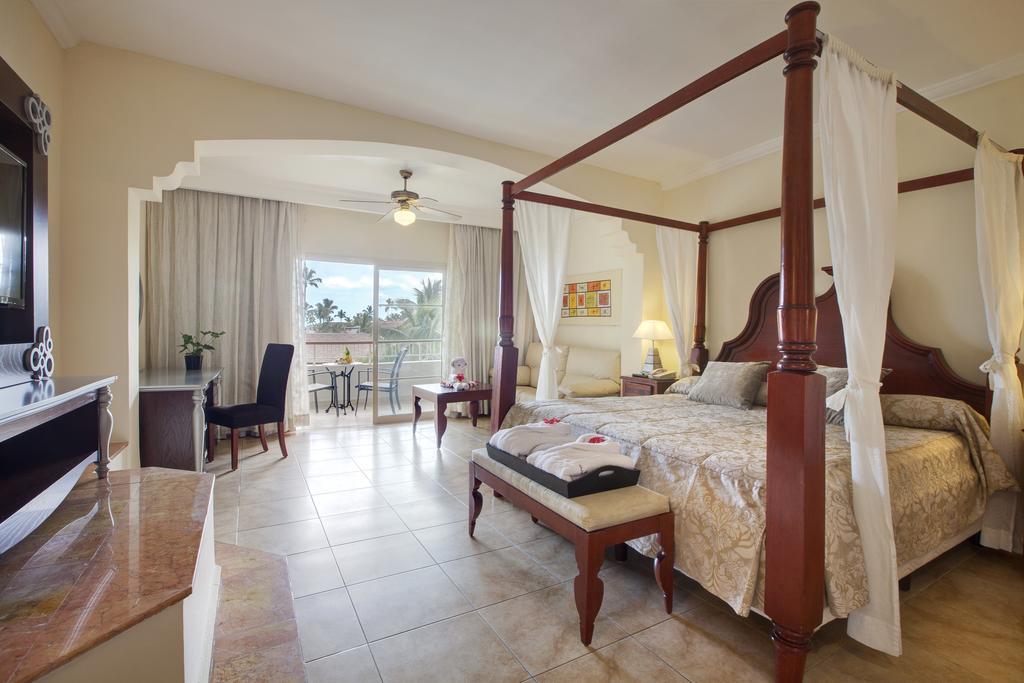 Majestic Colonial Punta Cana (Adults Only) Exterior foto A bedroom at the Iberostar Grand Hotel & Spa, Playa del Inglés, Gran Canaria