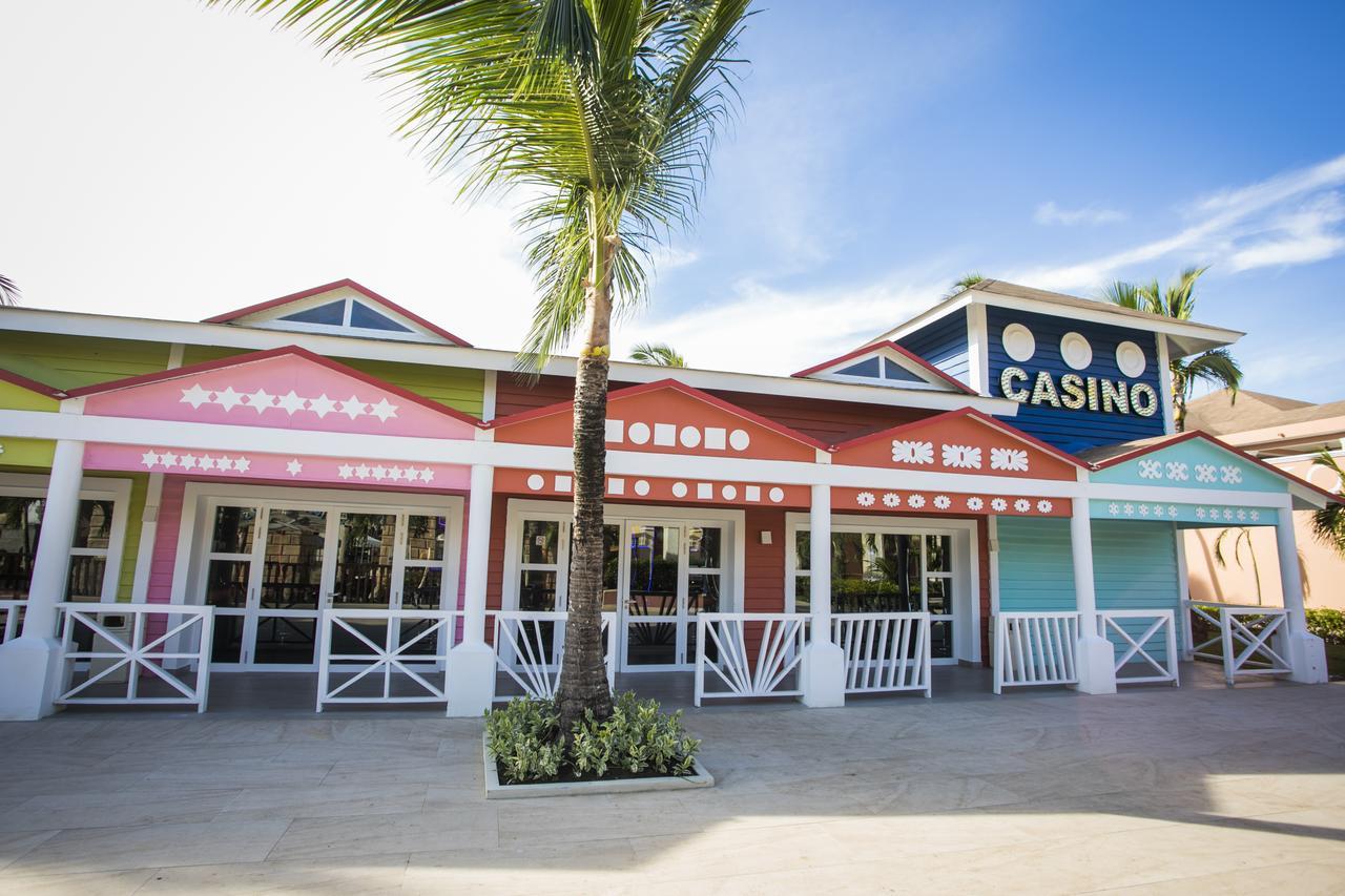 Majestic Colonial Punta Cana (Adults Only) Exterior foto The Village at Atlantis